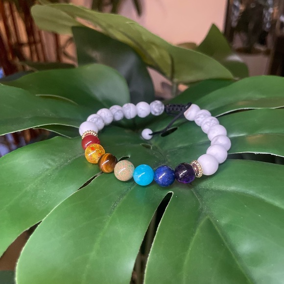 HIGH QUALITY - White Turquoise Chakra Bead Bracelets - Picture 4 of 5